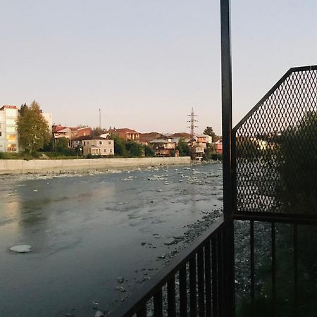 Apartment Riverside Kutaisi Exteriör bild